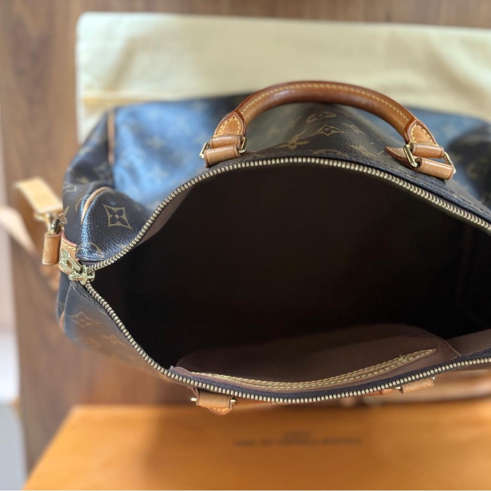Louis Vuitton Speedy 35 Tote - Picture 2 of 7